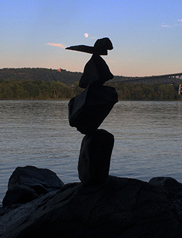 Balanced Stones Hudson #2 Full Moon Bannon balanced stone sculpture